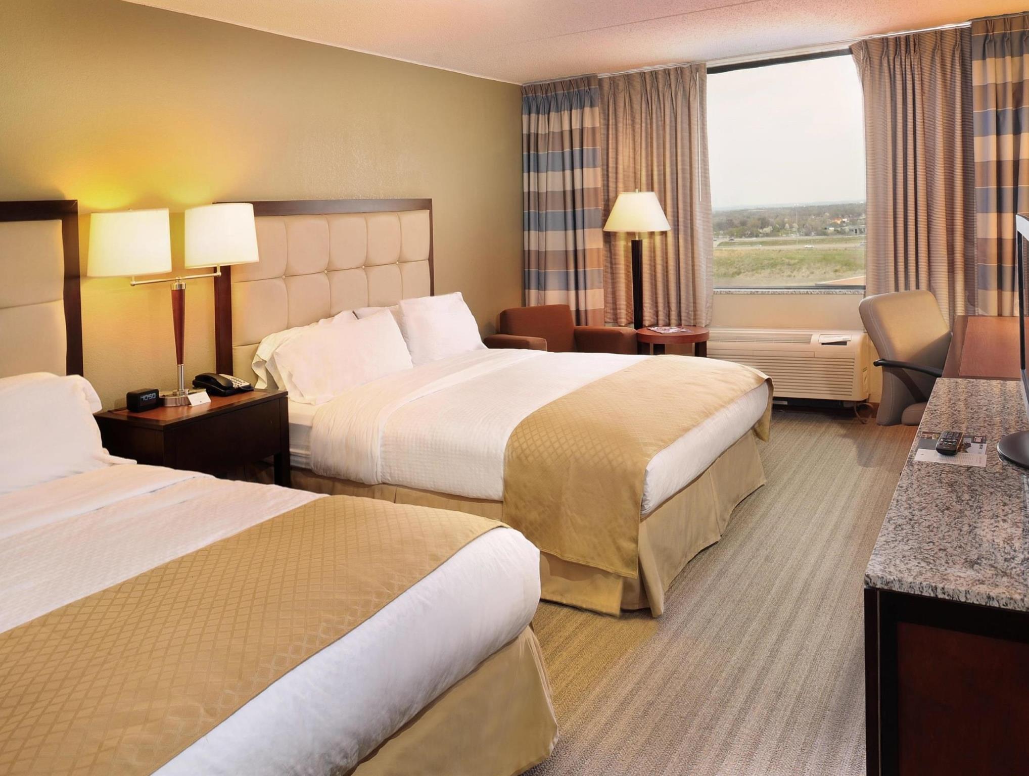 Doubletree By Hilton St. Louis At Westport Hotel Maryland Heights Exterior photo