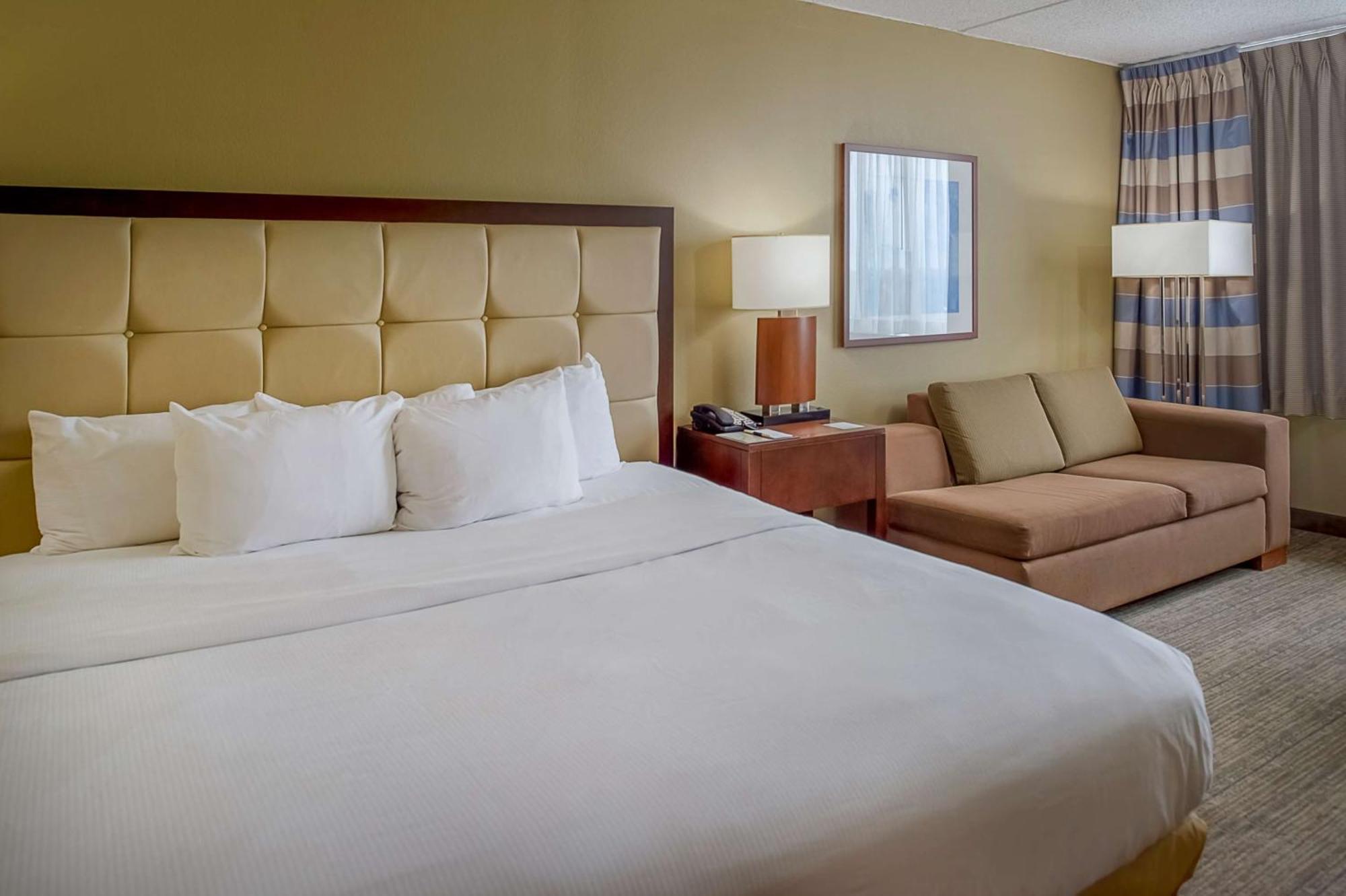 Doubletree By Hilton St. Louis At Westport Hotel Maryland Heights Exterior photo