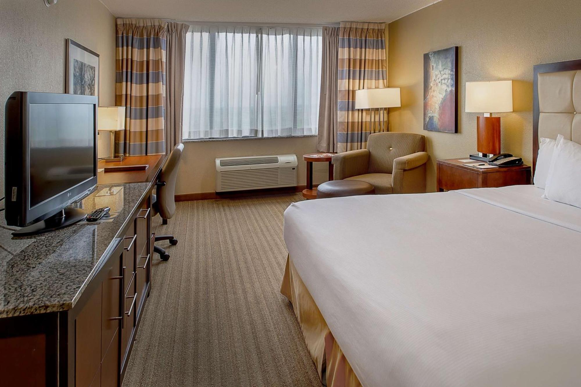 Doubletree By Hilton St. Louis At Westport Hotel Maryland Heights Exterior photo